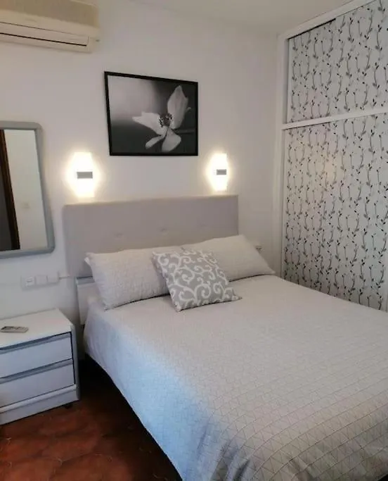 Spacious Family Flat Centrally Located. Palamos