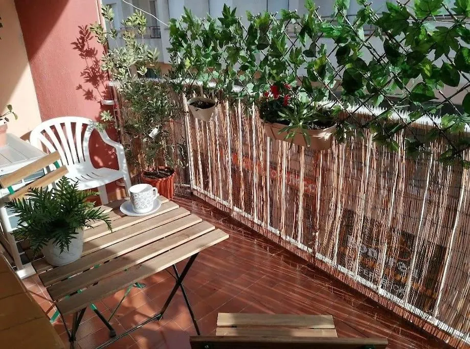 Spacious Family Flat Centrally Located. Palamos
