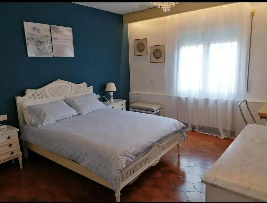 Spacious Family Flat Centrally Located. Palamos