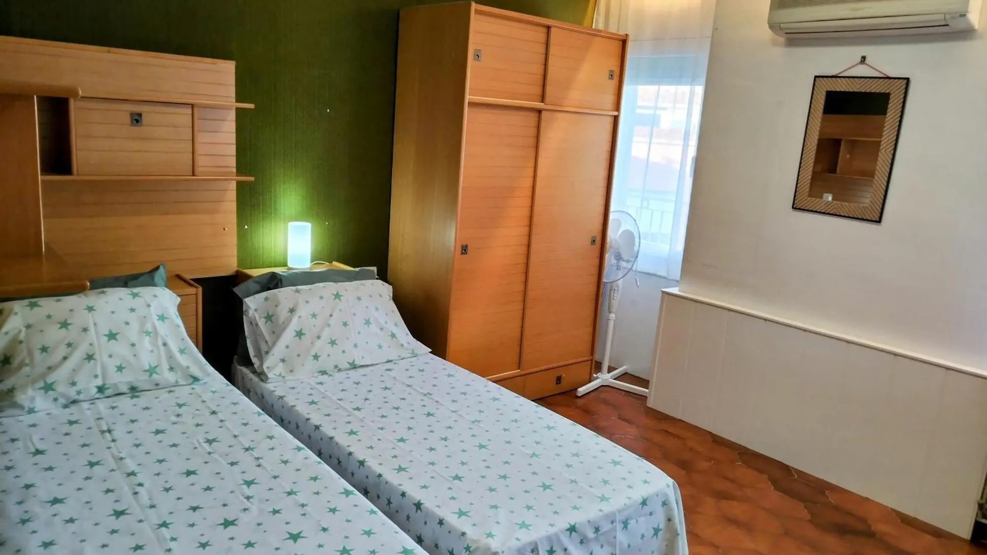 Spacious Family Flat Centrally Located. Palamos Apartment
