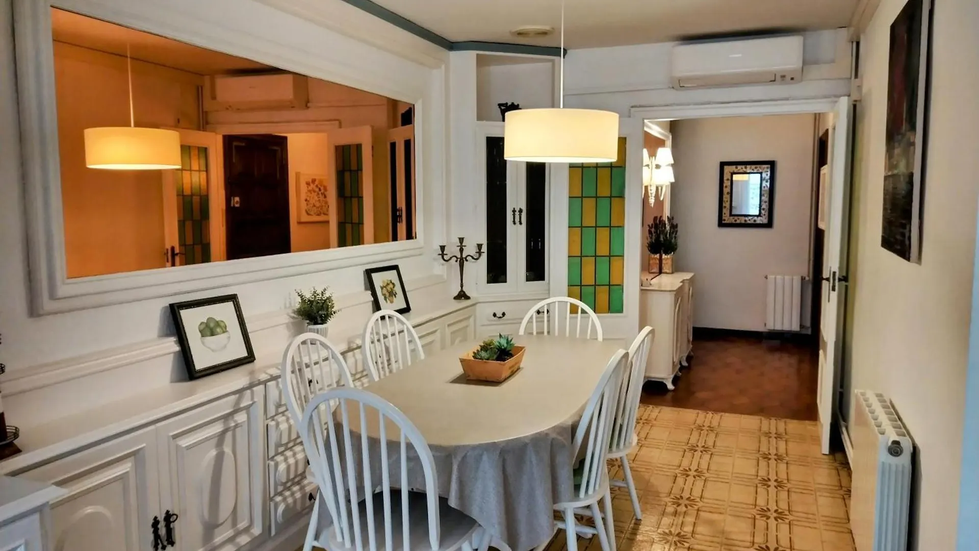 Spacious Family Flat Centrally Located. Palamos Apartment